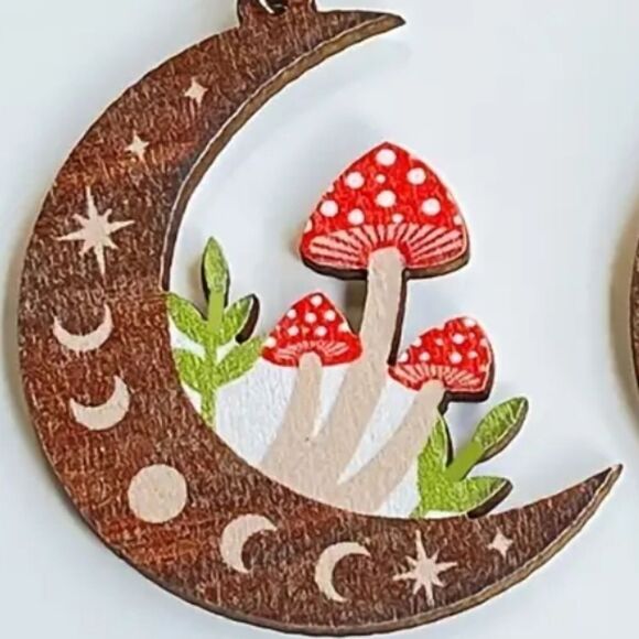 New Wooden moon phase mushroom boho fun whimsical earrings lunar celestial - Picture 3 of 9